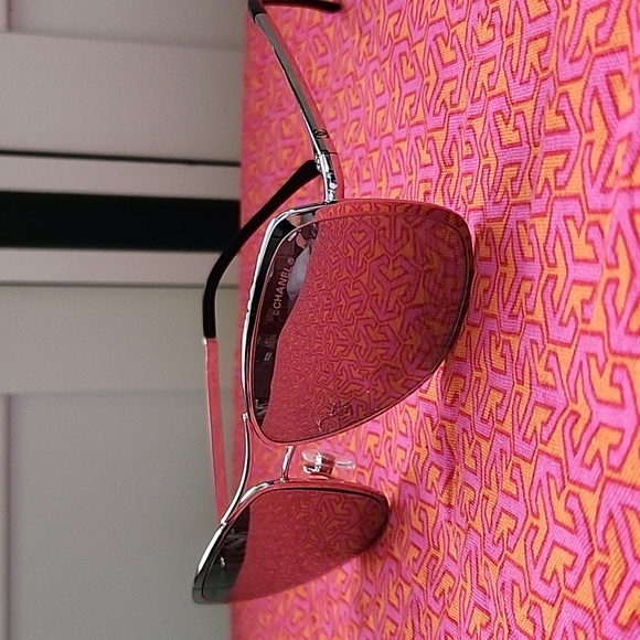 Authentic Like new Unisex Chanel 4224 Aviator sunglasses - Picture 3 of 7